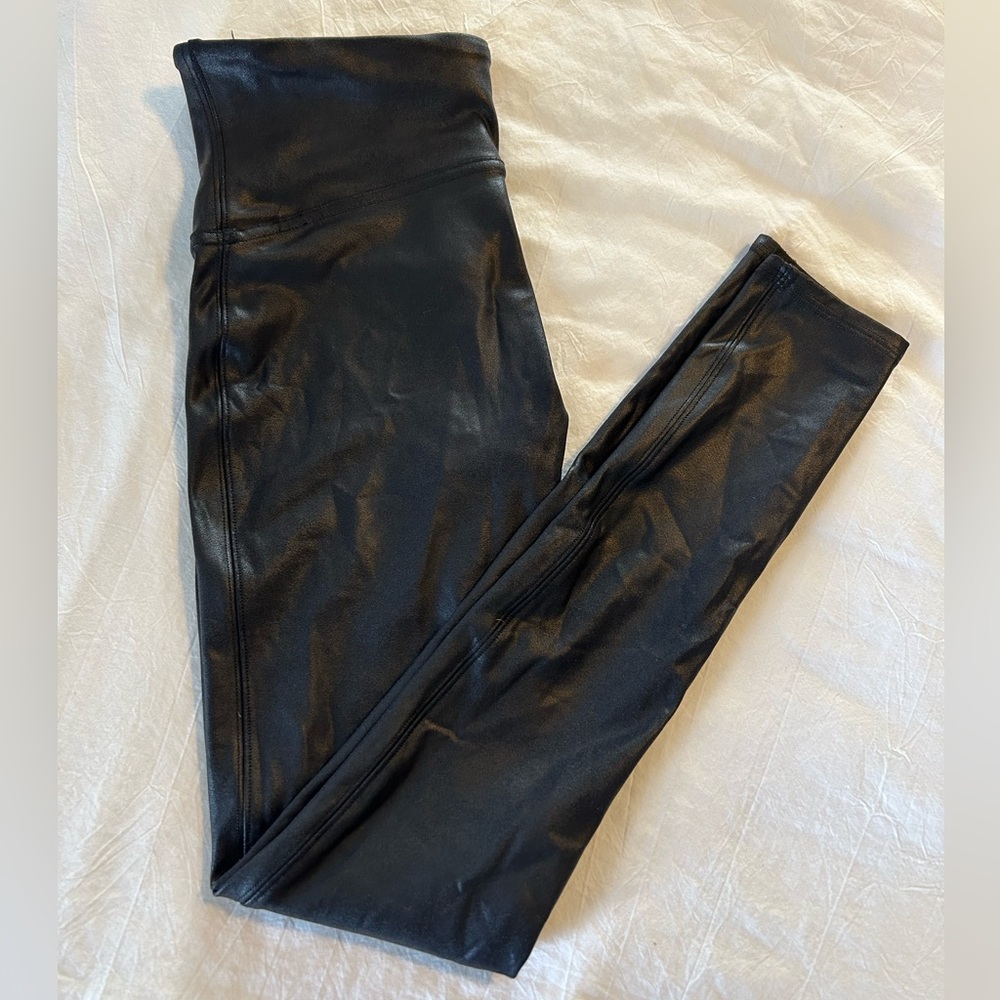 Spanx Faux Leather leggings (size Medium)